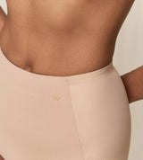 Becca High Panty SMOOTH SKIN