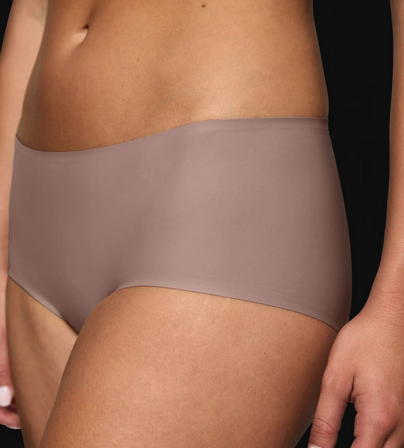 BODY MAKE-UP ILLUSION SHORTY EX 00ZE